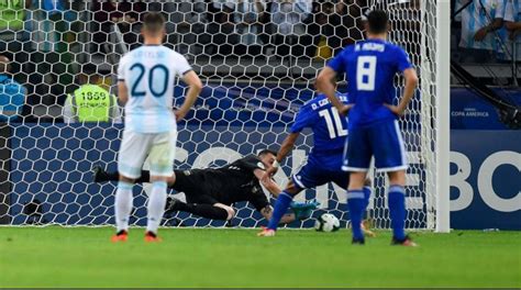 Selección Argentina: EL video del penal ataja por Armani a .